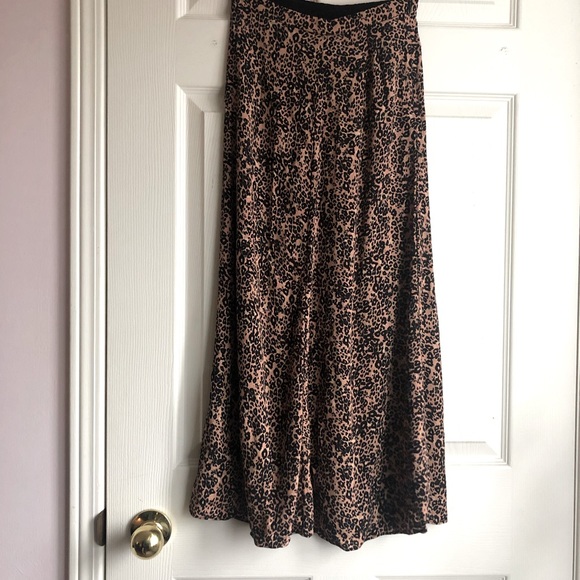 Aritzia Wilfred leopard print midi skirt - Picture 3 of 3
